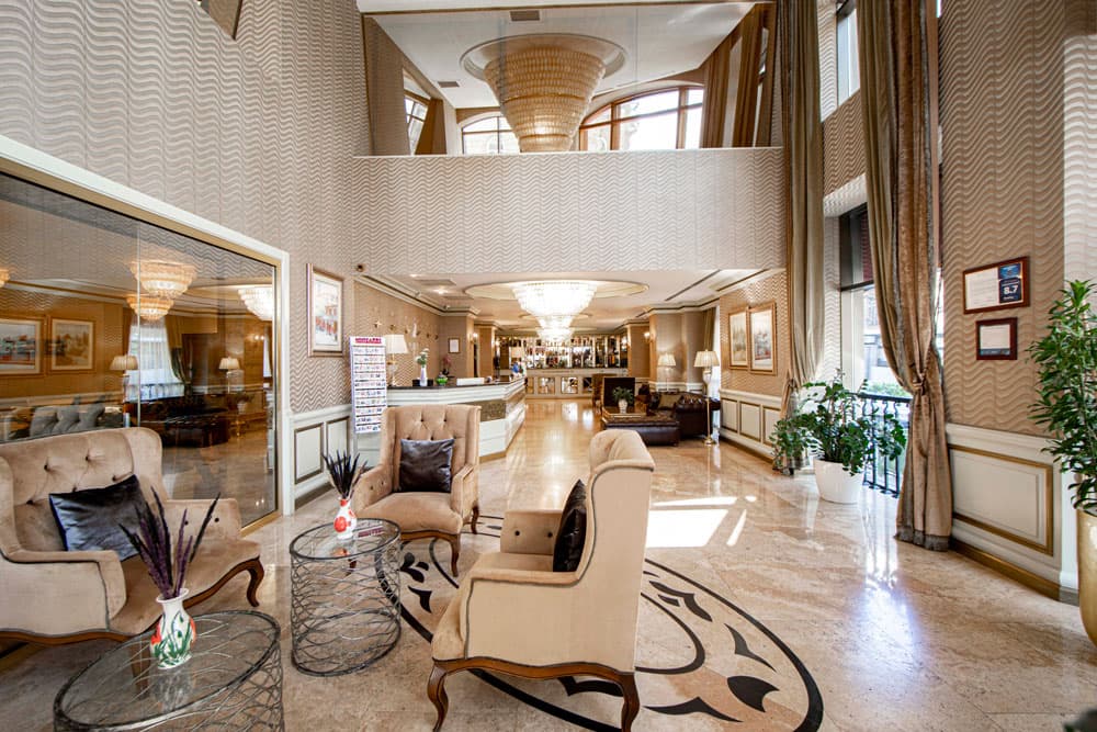 Sapphire Inn 13