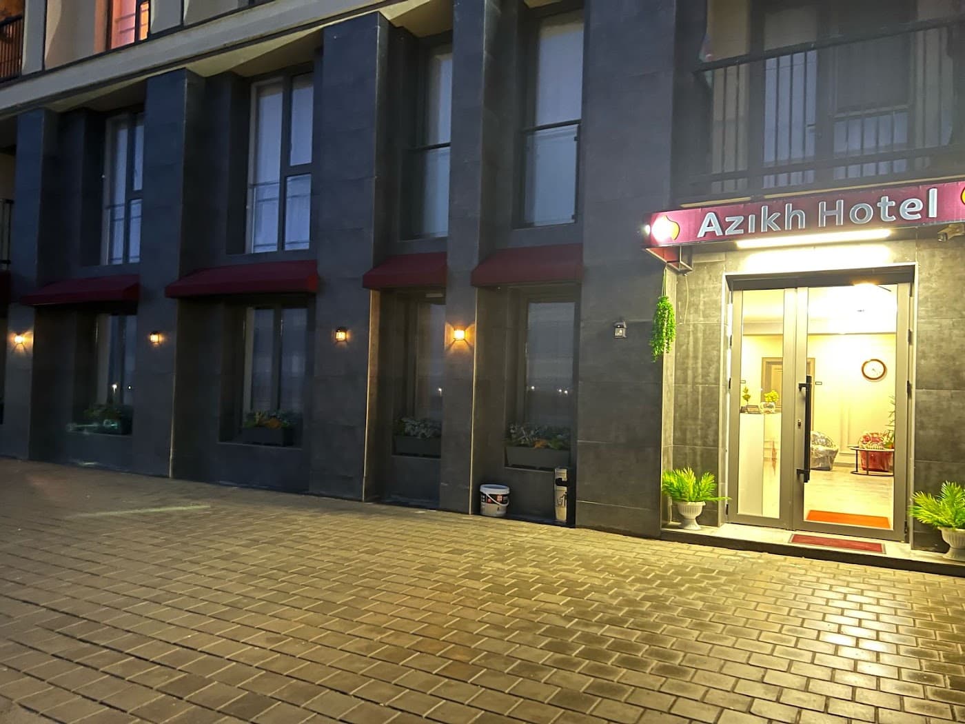 Azikh Hotel Restoran