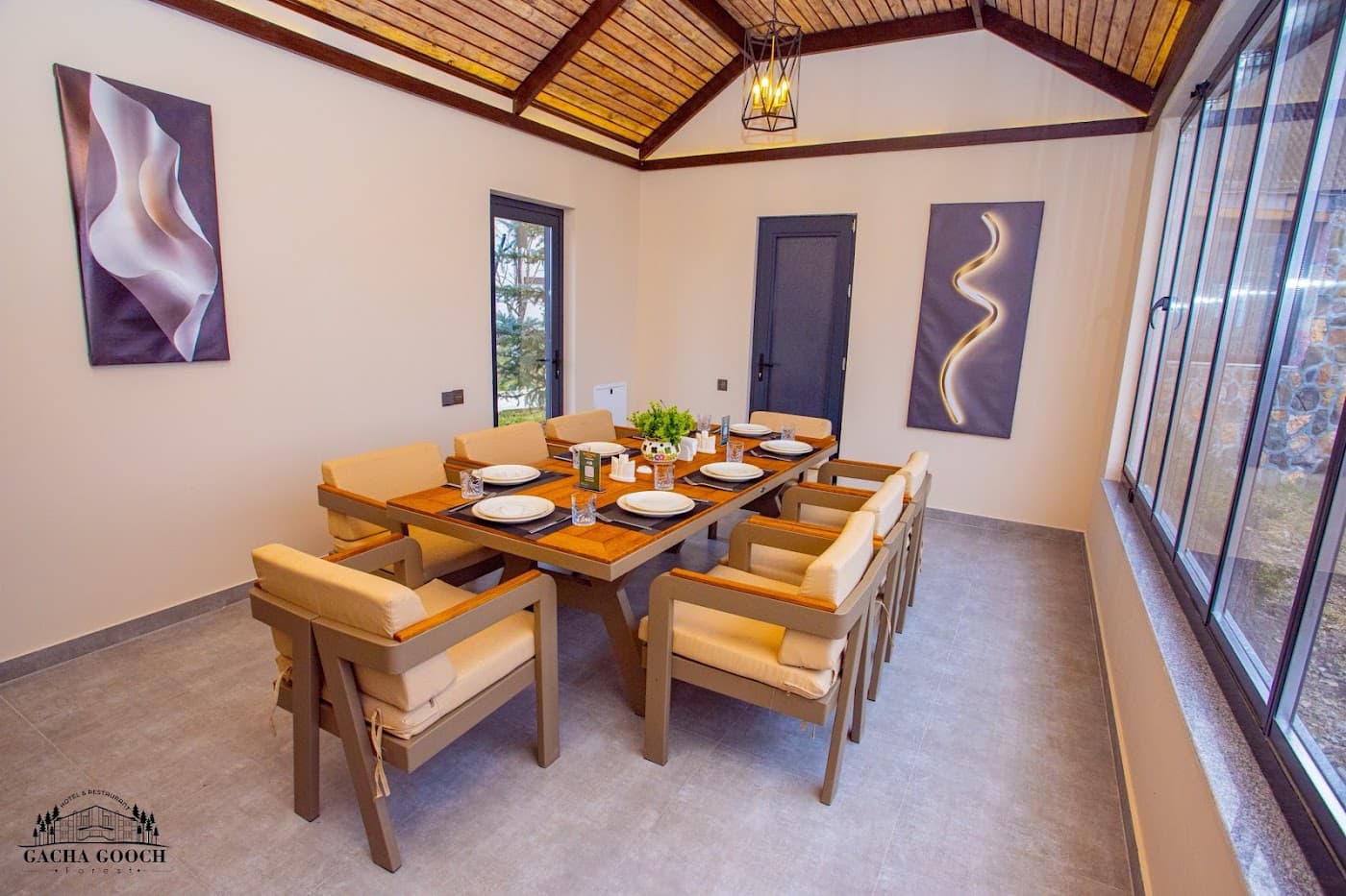QacaQuc Hotel & Restaurant
