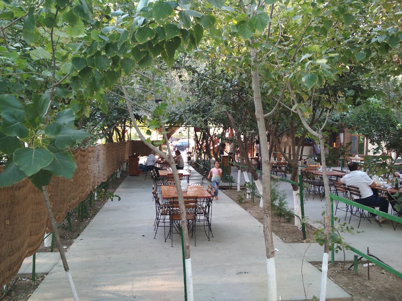 Qedirxum Ailəvi Restoran