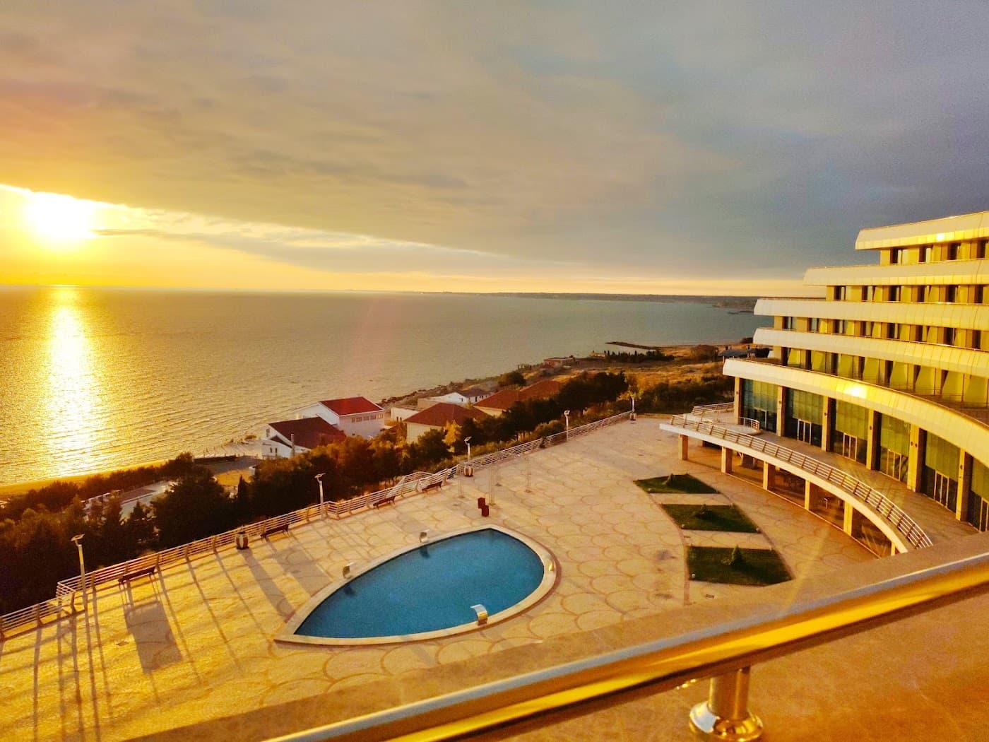 Xezri Beach Hotel