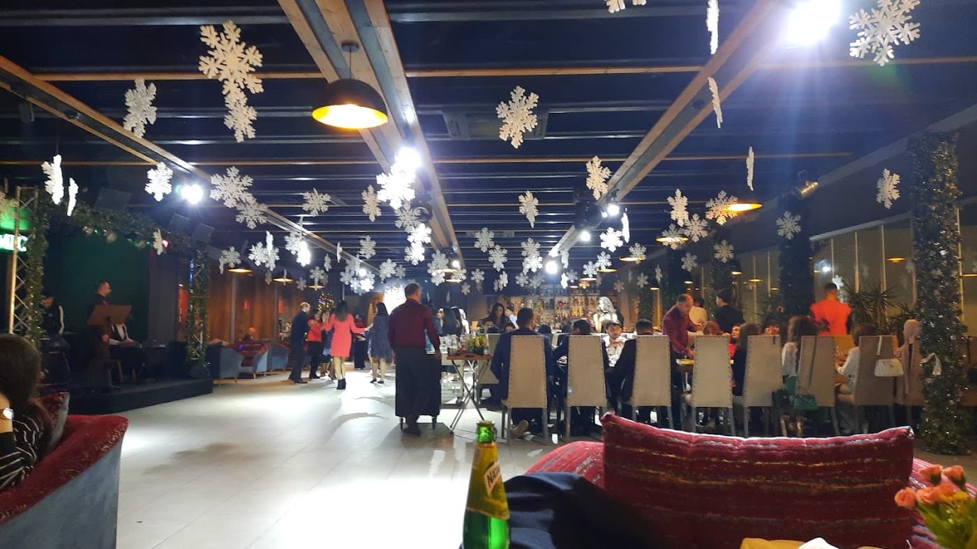 Panoramic Restaurant Music Hall
