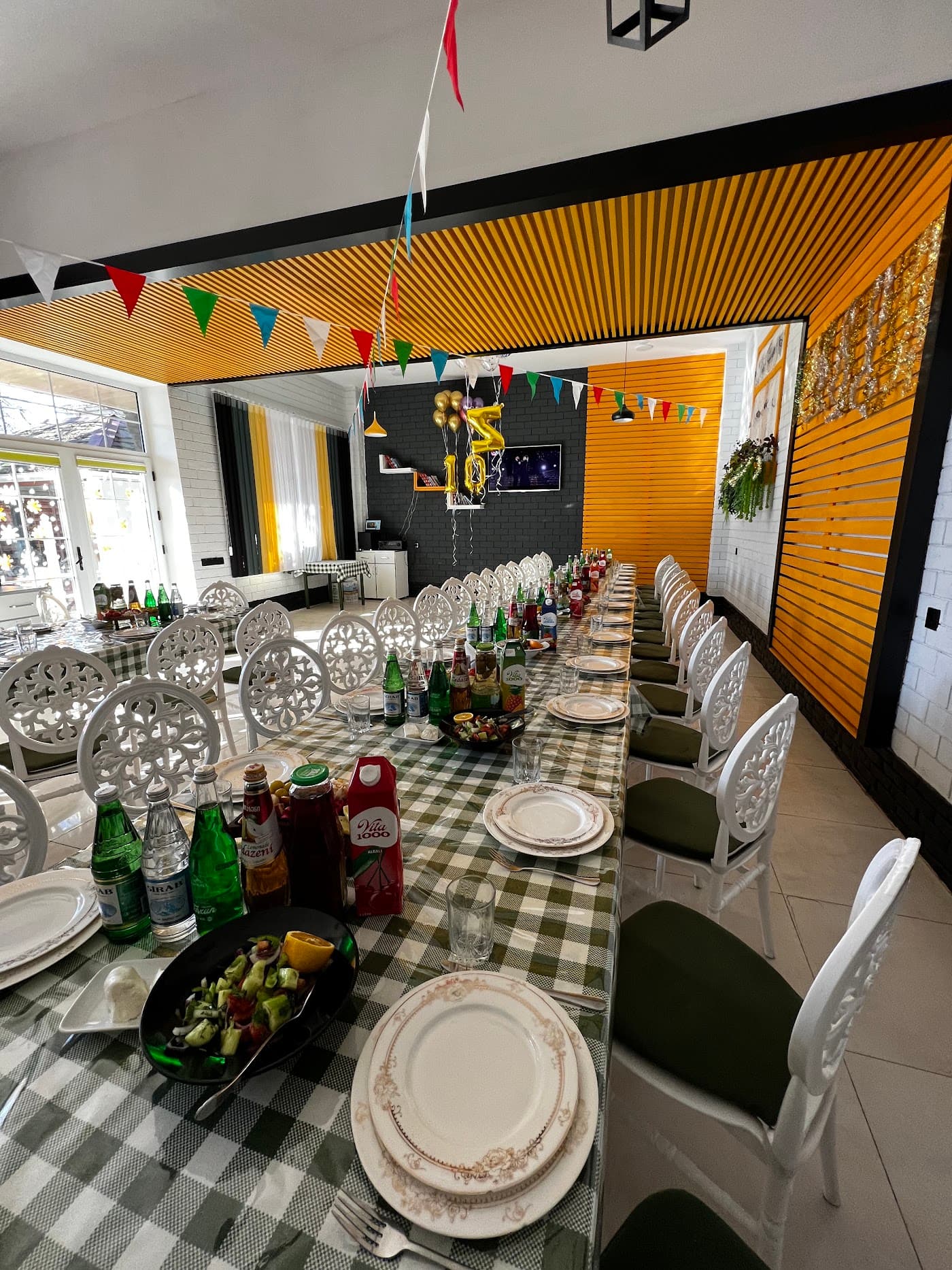 Mənzərə Qəbələ Restoranı
