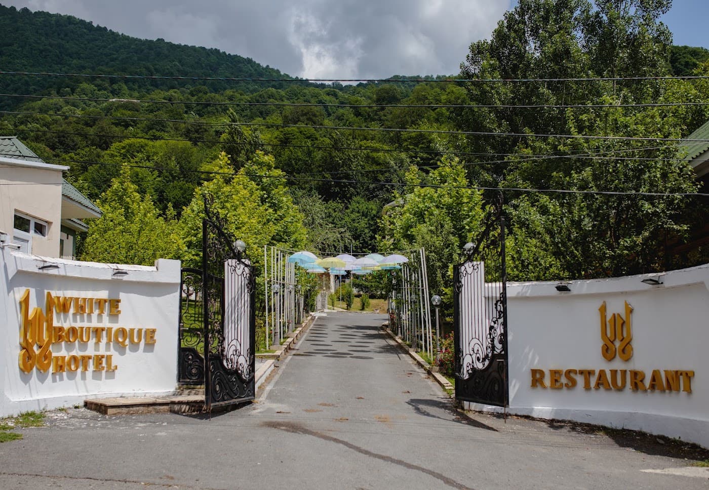 White Boutique Hotel
