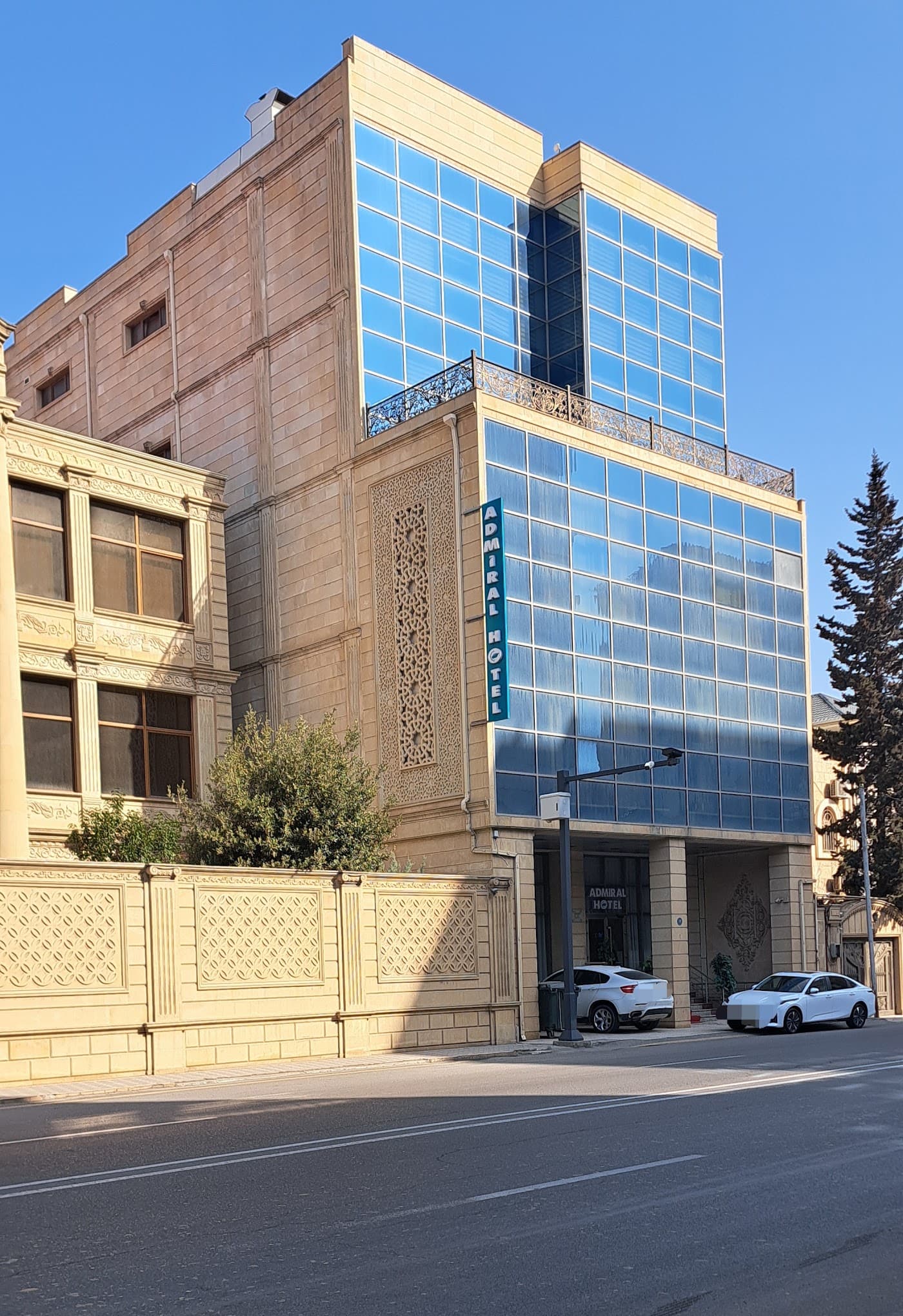 Admiral Hotel