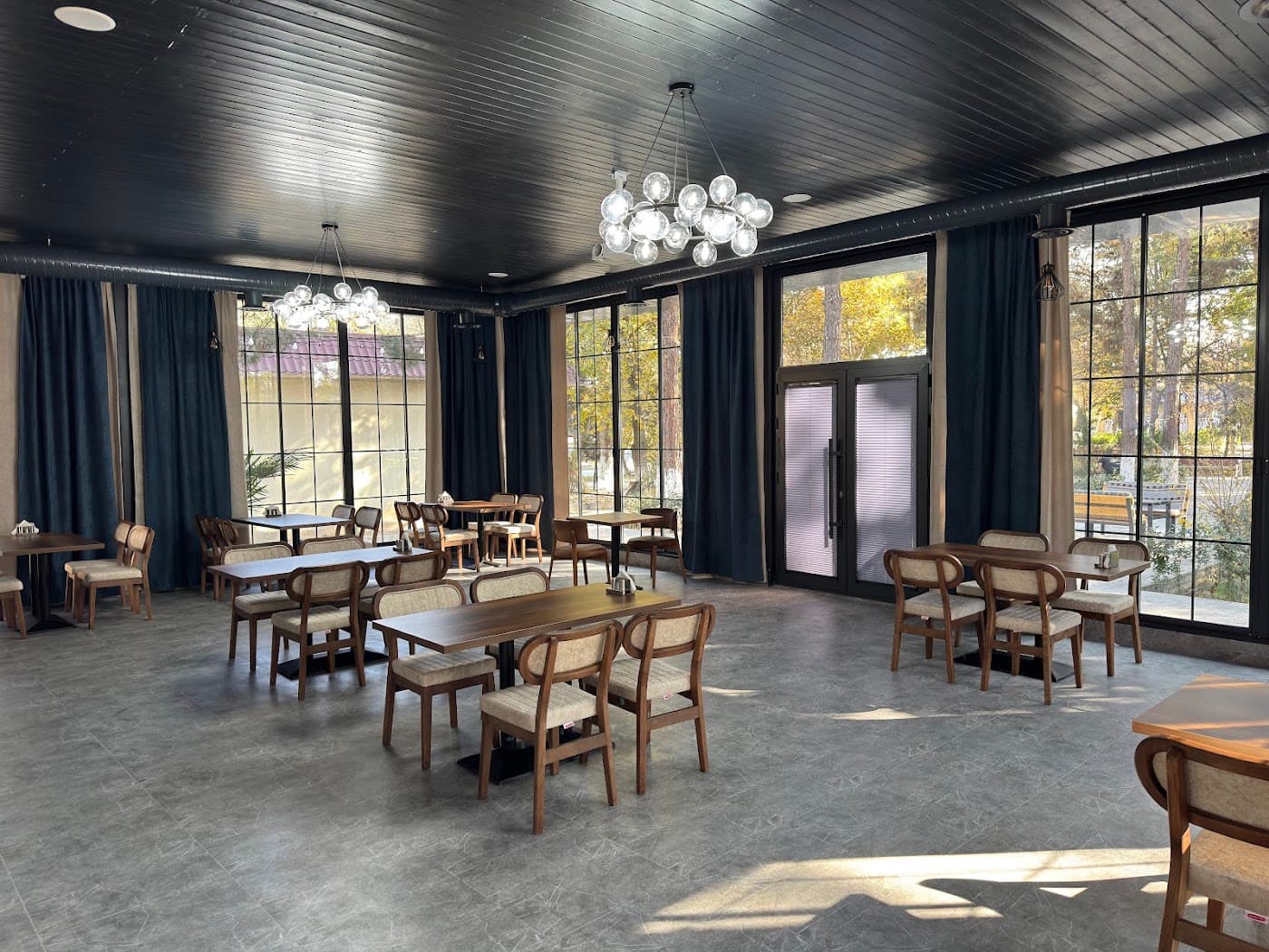 Qar Dənəsi Restoran