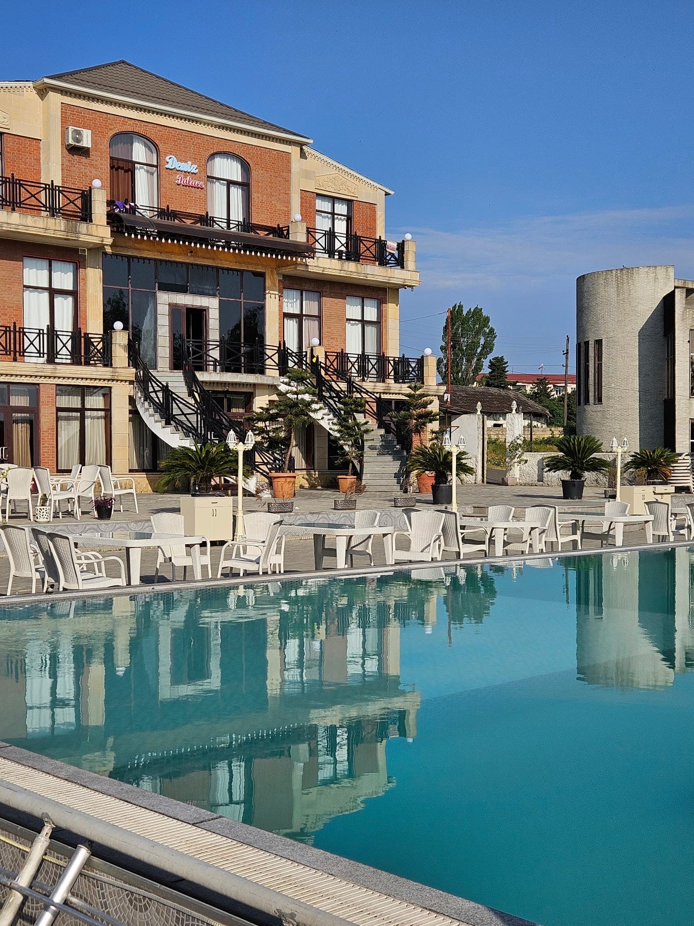 DENIZ Restaurant