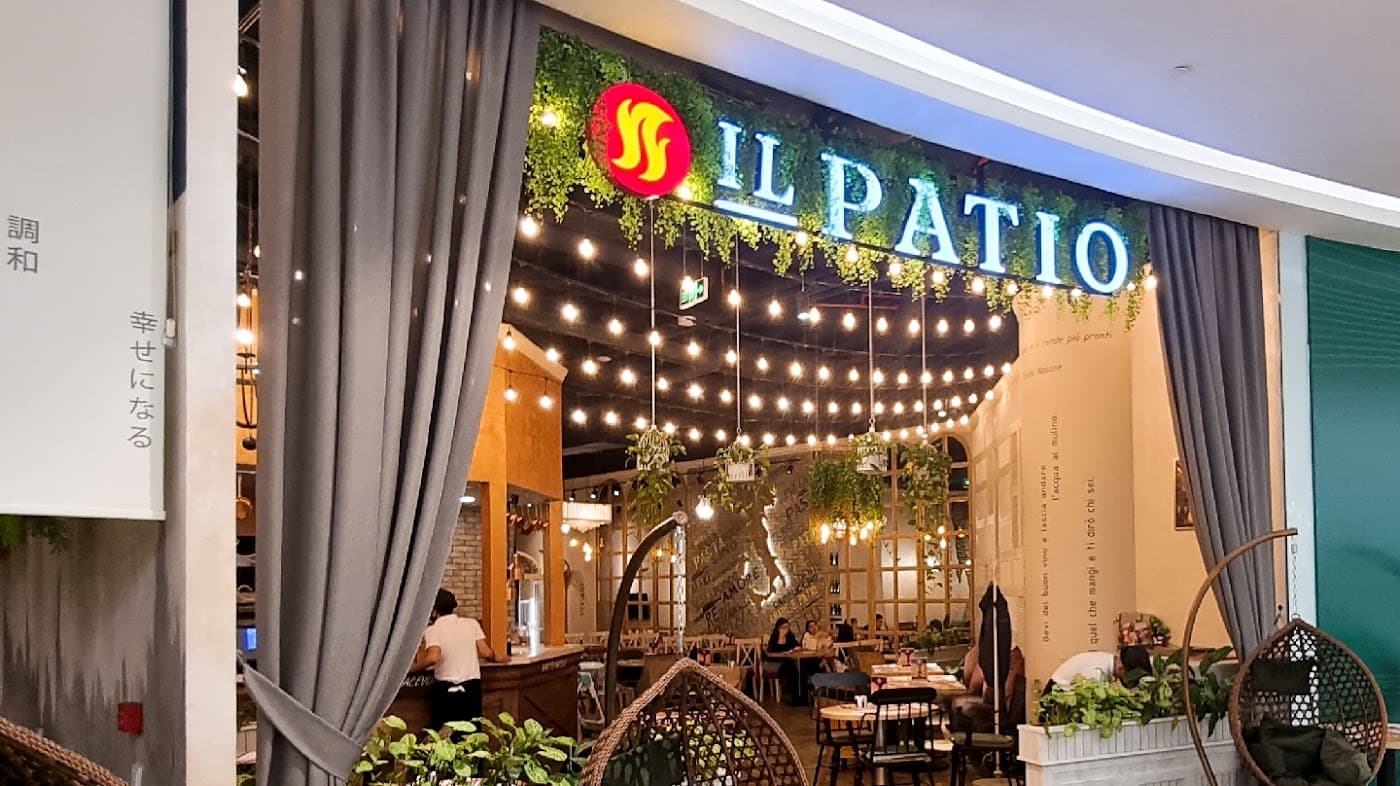 IL Patio & Planet Sushi