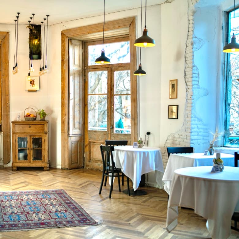 NILO Cafe Bar